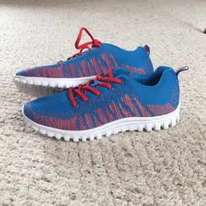 BRAND NEW Athletic Sneakers - WIDE 7W